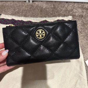 Tory Burch Willa Slim Envelope Wallet in Volcanic Black